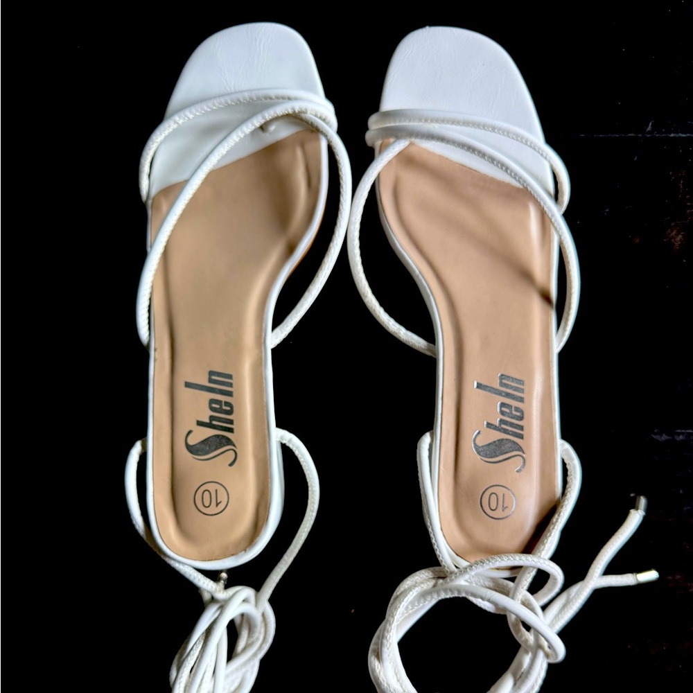 White strappy sandals - Low heel